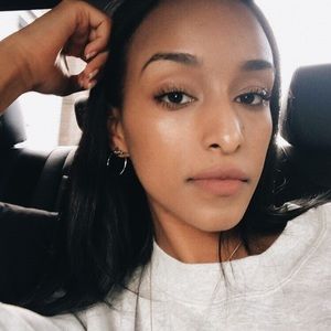 Meet your Posher, Leeya